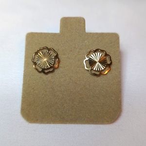 535 / 14 K Solid Gold Flower Stud Earrings